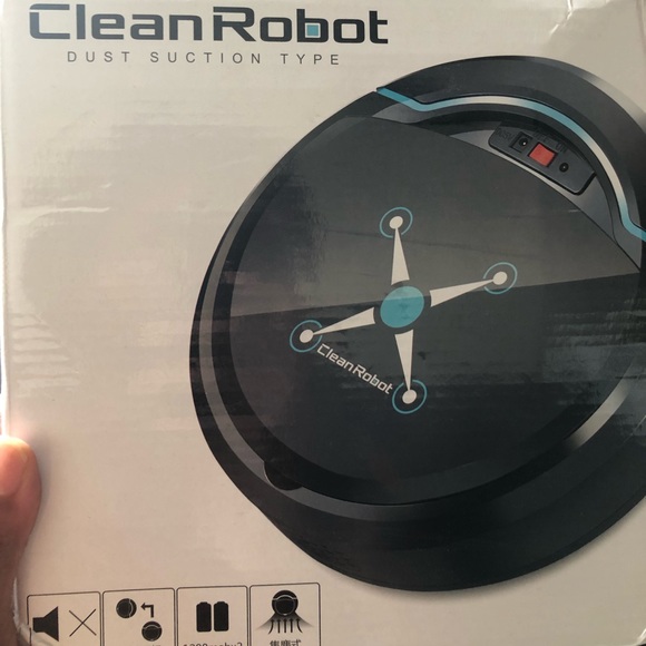 Clean robot , uses batteries maybe used it about once . - Picture 2 of 4